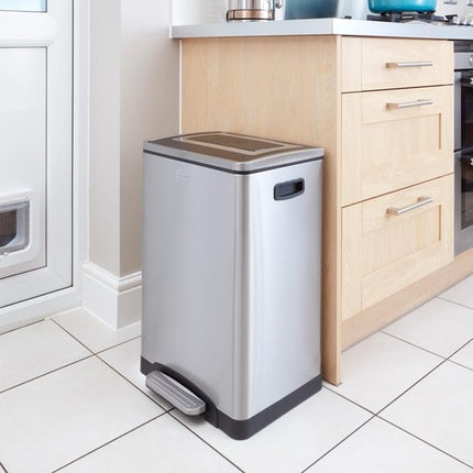 BLACK+DECKER pedaalemmer Prullenbak - Afvalbak voor badkamer 5Liter gemaakt met RVS en soft close - losse binnenemmer