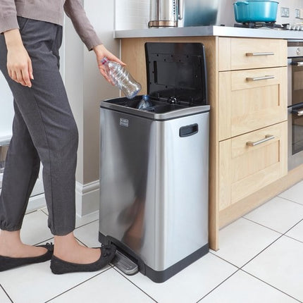 BLACK+DECKER pedaalemmer Prullenbak - Afvalbak voor badkamer 5Liter gemaakt met RVS en soft close - losse binnenemmer