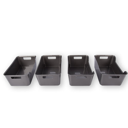 Vier Stijlvolle Grijze Opbergmanden Van Plastic: Compact, Lichtgewicht En Met Een Inhoud Van 1 Liter Per Mand. Perfect Formaat: 17,5cm x 27cm x 11cm.