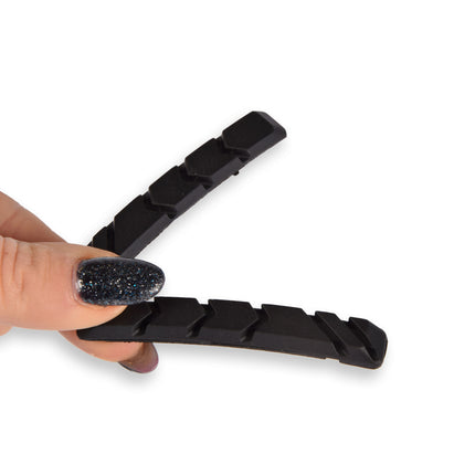 2 stuks Duurzame V Remblokken voor Optimale Fietsremmen -  Zwart & Zilver, Metaal & Rubber - 7.2cm Lang