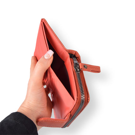 Enrico Benetti Stijlvolle Oranje Damesportemonnee - Polyester - 8 Vakken inclusief Muntenvak - 6 Creditcardvakjes - Afmetingen 9.5cm x 3cm x 13.5cm
