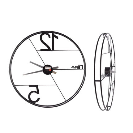Elegante Grote Zwarte Wandklok van Metaal | Ø 60cm | Dikte 4.5cm | Stijlvolle Tijdsaanduiding voor Huis en Kantoor | Leesbaar en Functioneel | Werkt op AA Batterij (1.5V) | Perfect voor Elke Ruimte